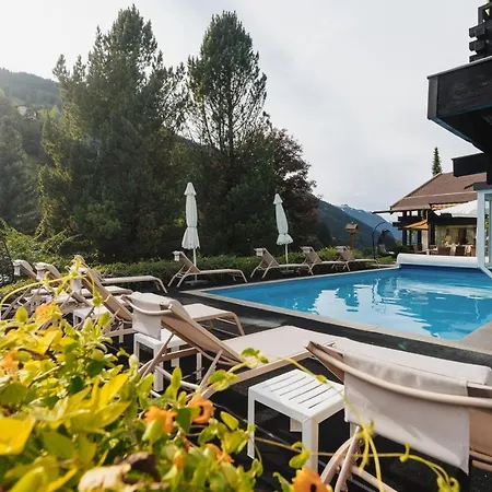 Pfeifer Hotel 4*